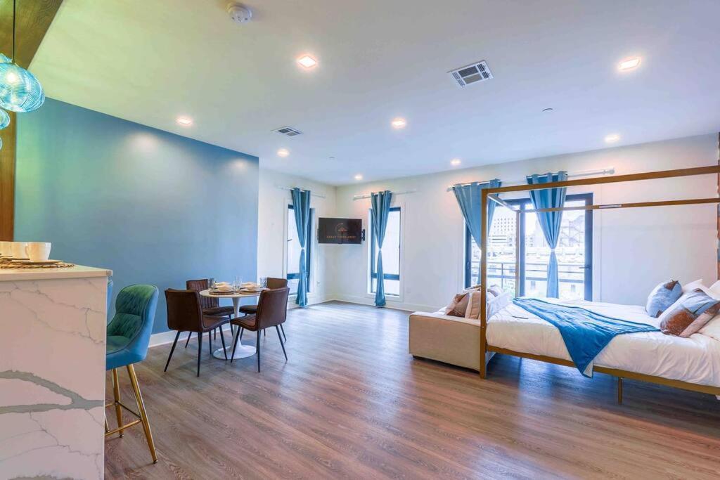 Spacious Suite With Free Parking In Downtown, 3 Beds, Dining For 6, Kitchen In Apt, Washer And Dryer In Apt, 15 Min To Airport Newark Buitenkant foto