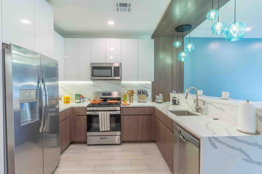 Spacious Suite With Free Parking In Downtown, 3 Beds, Dining For 6, Kitchen In Apt, Washer And Dryer In Apt, 15 Min To Airport Newark Buitenkant foto